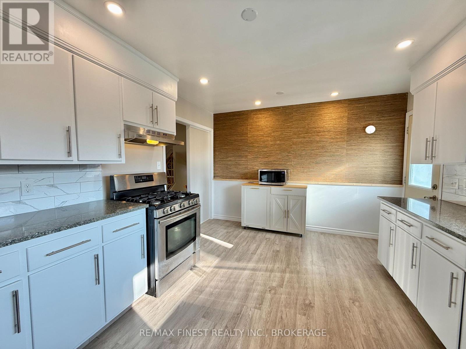 1082 Johnson Street, Kingston, Ontario  K7M 2N5 - Photo 12 - X12571160