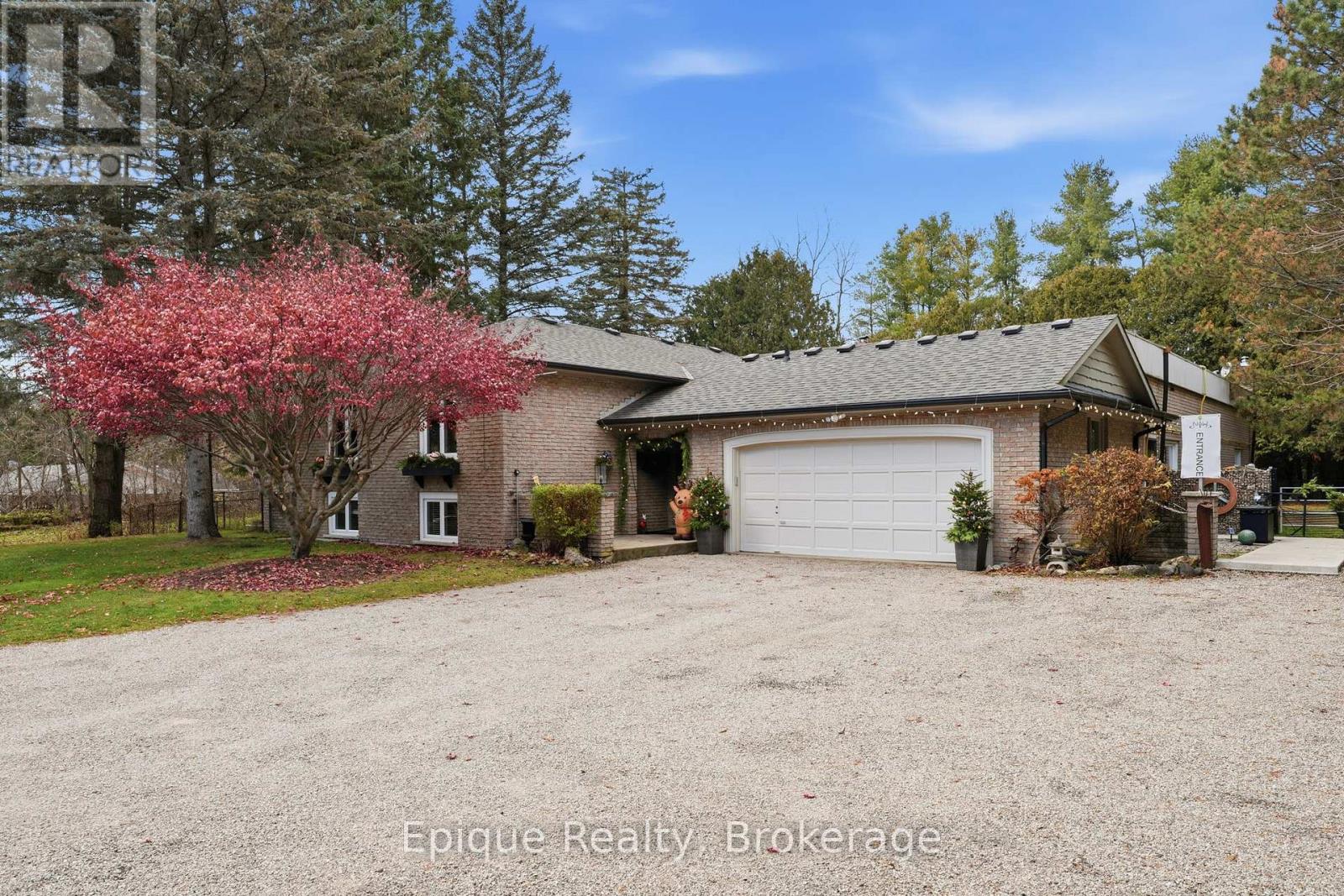 235 Concession 11 Road E, Hamilton, Ontario  L8B 1H7 - Photo 2 - X12570944