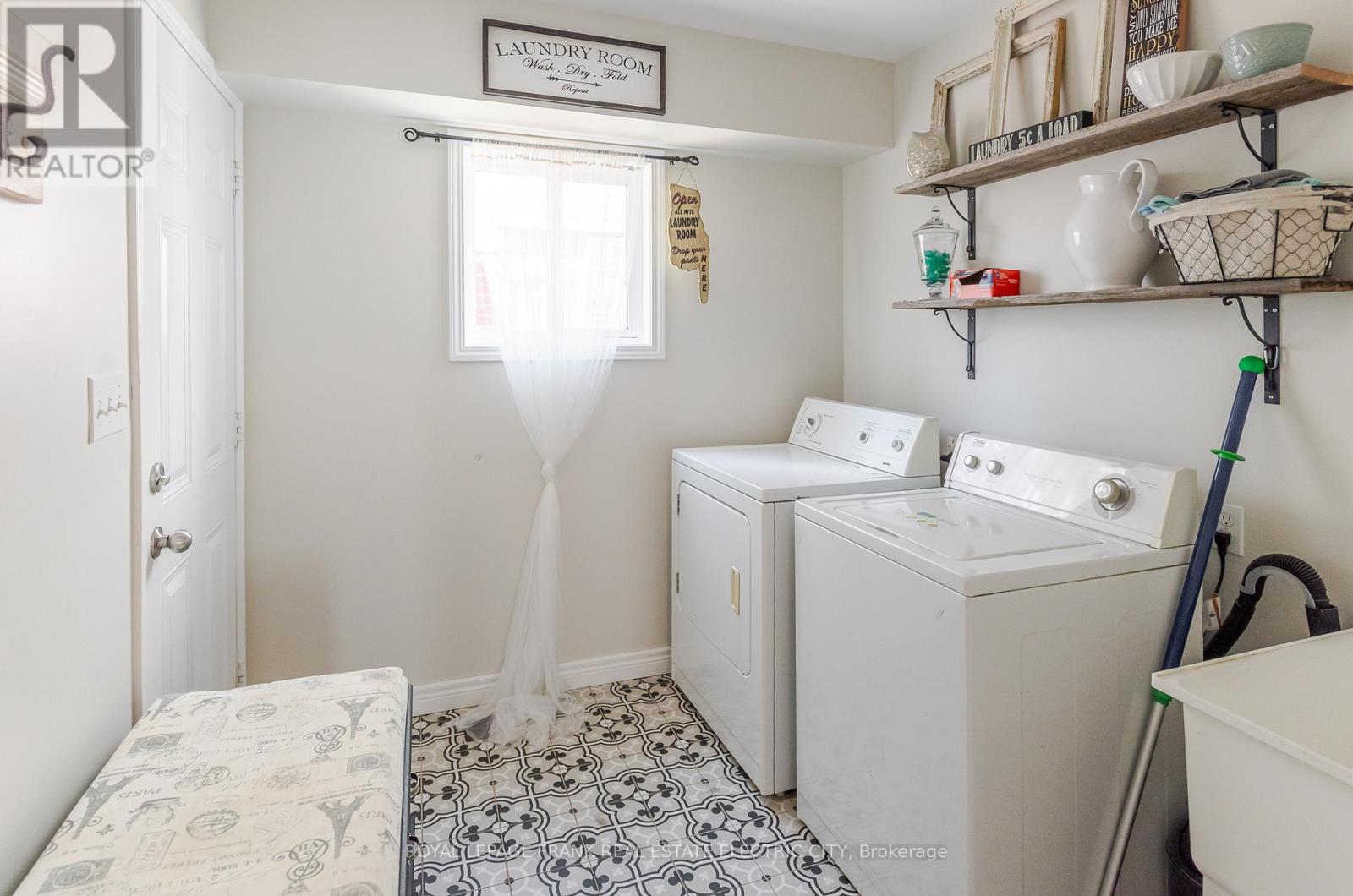 664 Tully Crescent, Peterborough, Ontario  K9K 0A9 - Photo 11 - X12571042