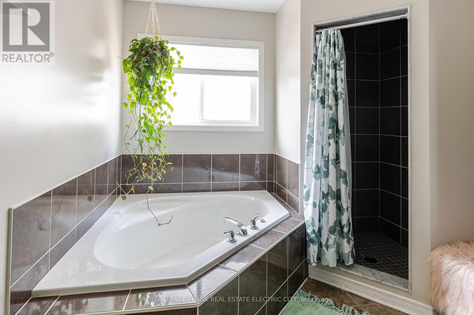 664 Tully Crescent, Peterborough, Ontario  K9K 0A9 - Photo 32 - X12571042