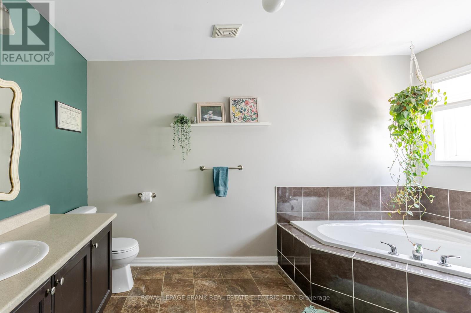 664 Tully Crescent, Peterborough, Ontario  K9K 0A9 - Photo 34 - X12571042