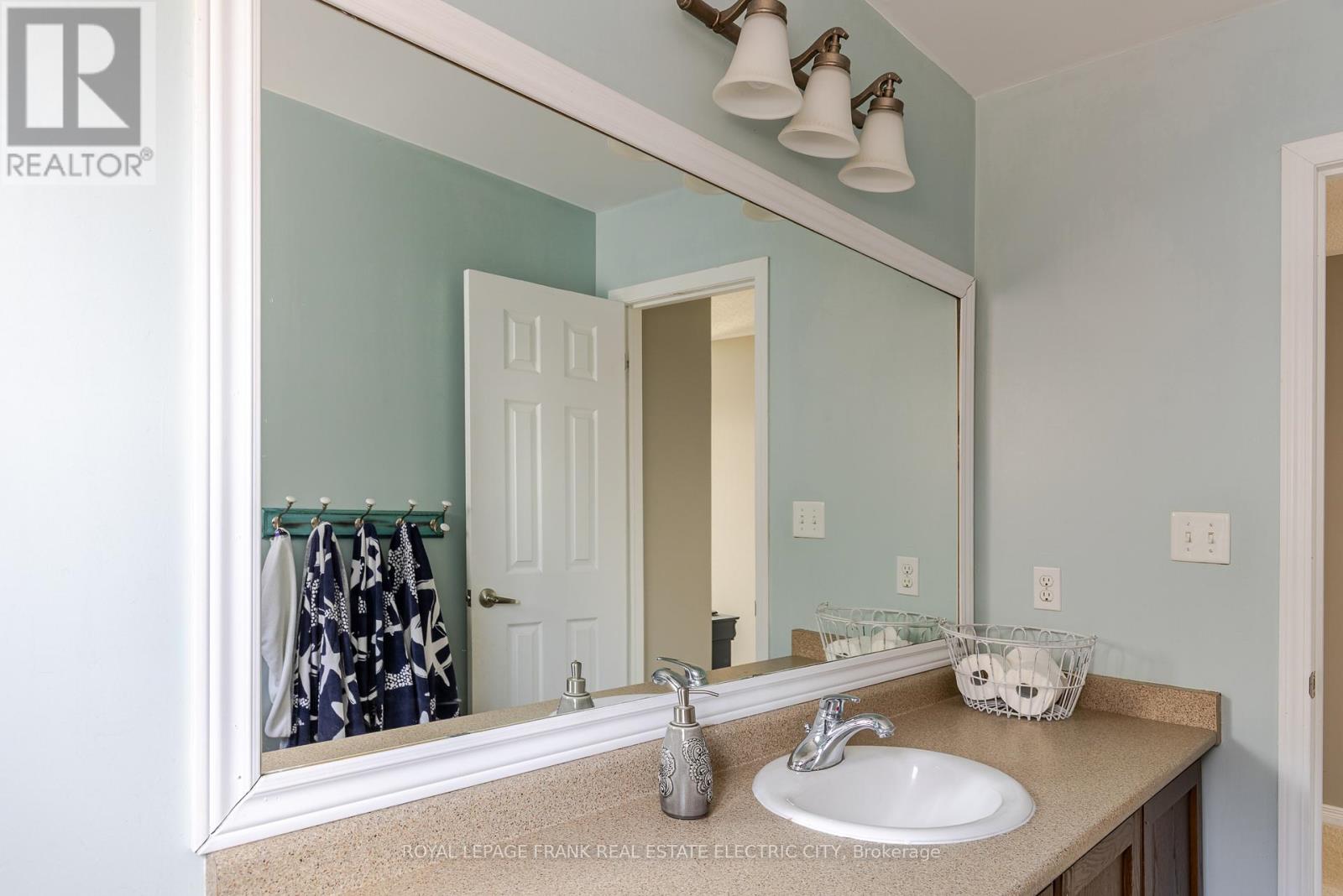 664 Tully Crescent, Peterborough, Ontario  K9K 0A9 - Photo 38 - X12571042