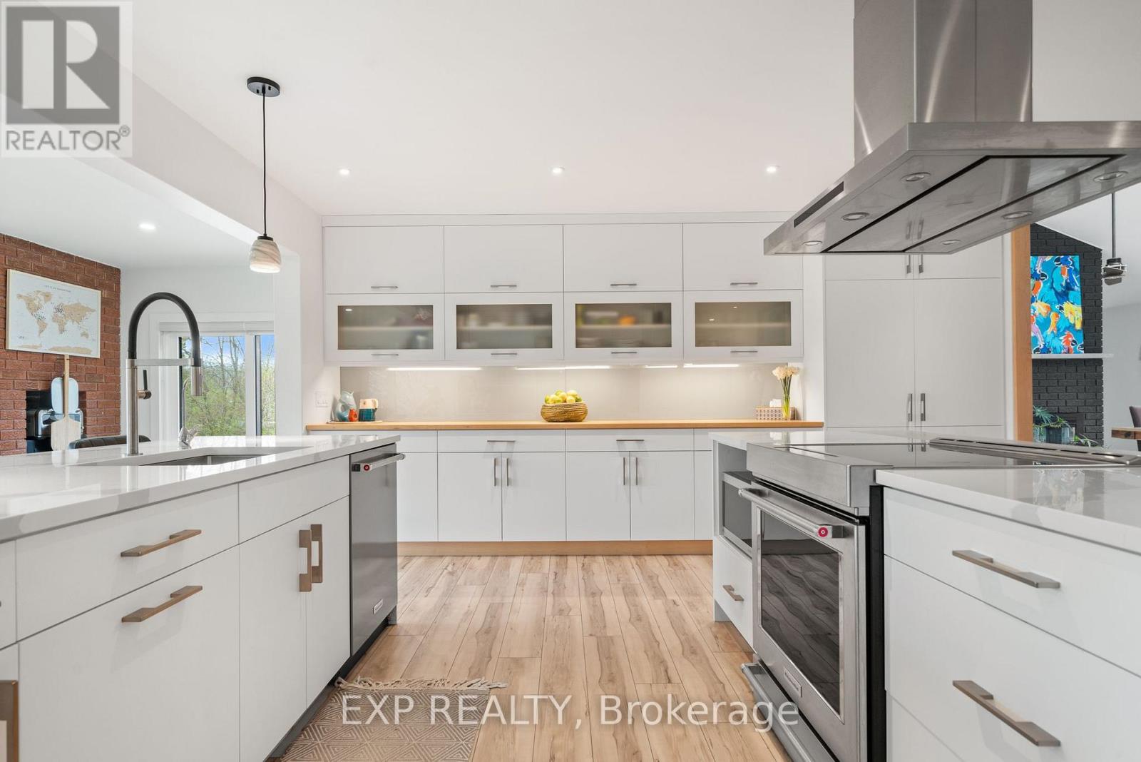 135 Hiscock Shores Road, Prince Edward County, Ontario  K0K 1L0 - Photo 12 - X12571148