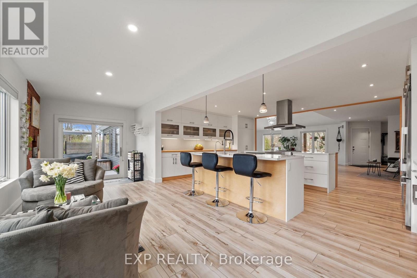 135 Hiscock Shores Road, Prince Edward County, Ontario  K0K 1L0 - Photo 15 - X12571148