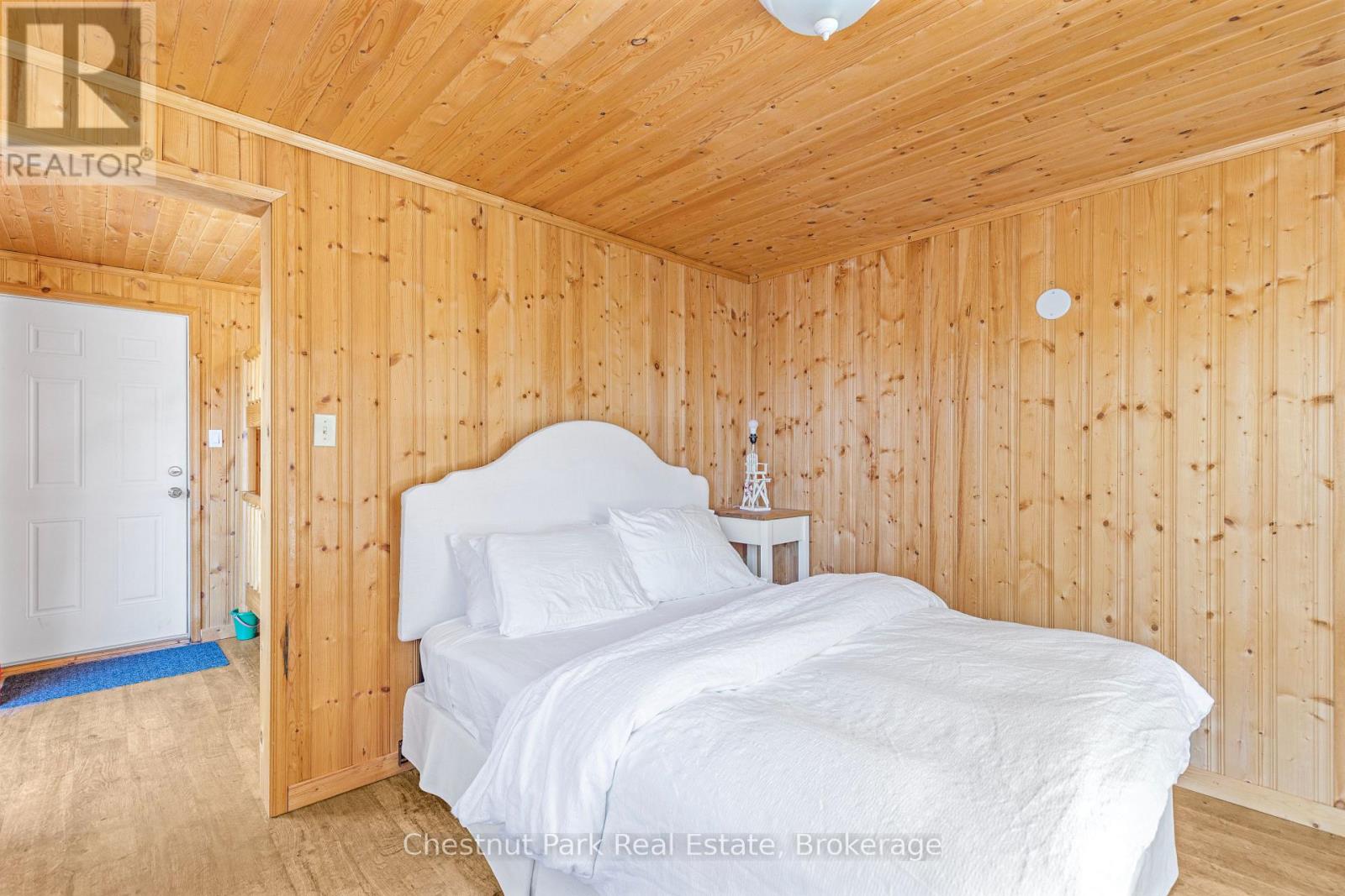 1017 Dark Bay Road, Muskoka Lakes, Ontario P0C 1A0 - Photo 17 - X12370948