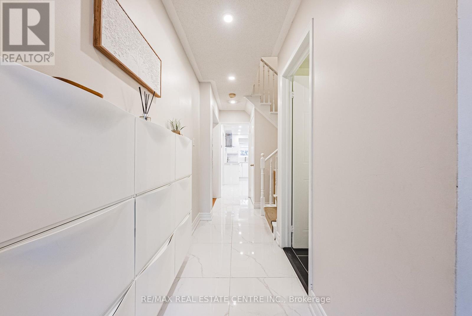 25a - 5205 Glen Erin Drive, Mississauga, Ontario L5M 5N6 - Photo 7 - W12553634