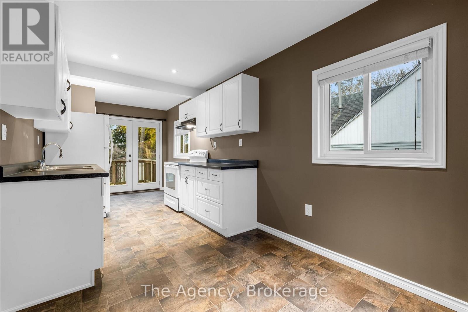 8 Dover Road, Welland, Ontario  L3B 2T8 - Photo 13 - X12570994