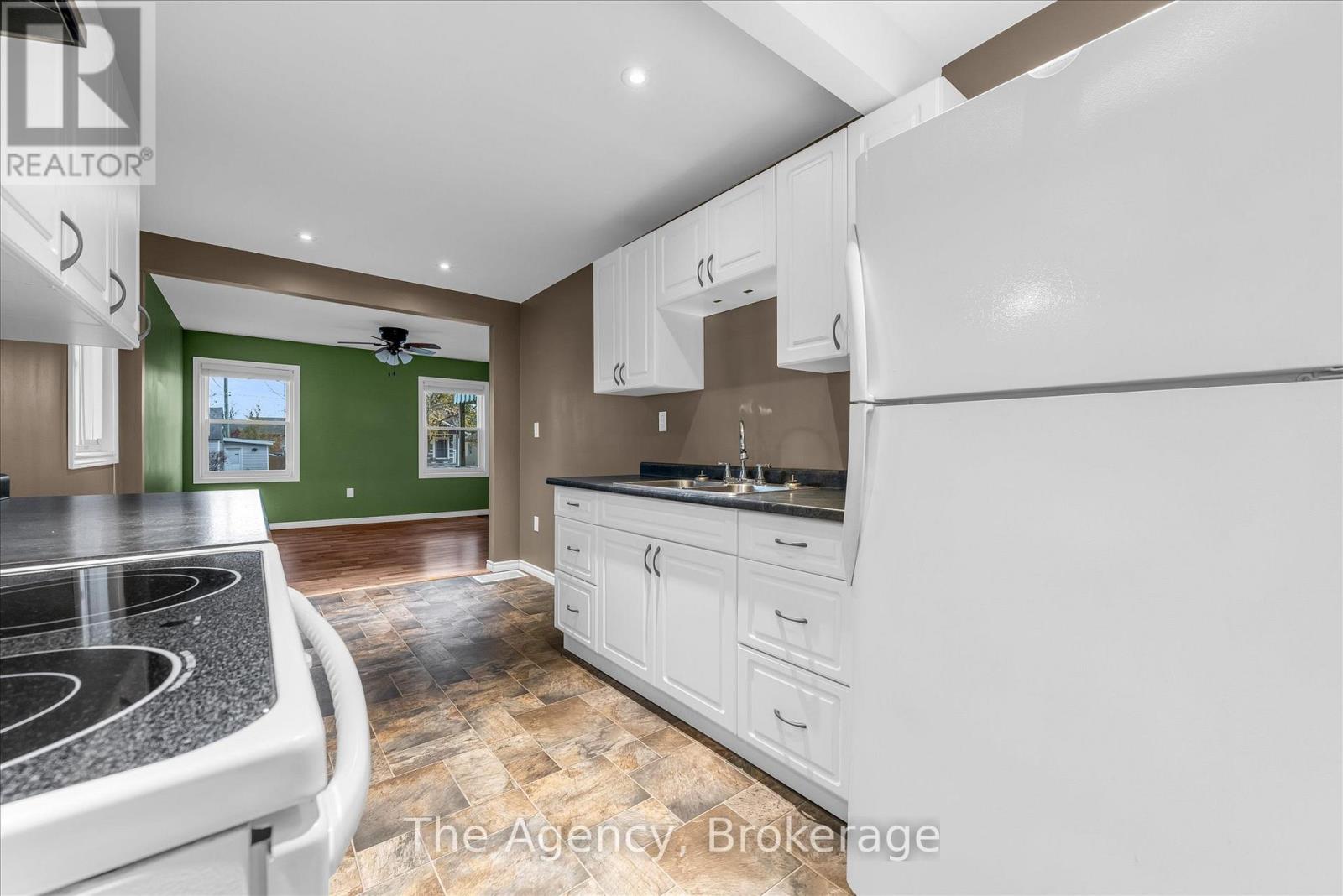 8 Dover Road, Welland, Ontario  L3B 2T8 - Photo 14 - X12570994