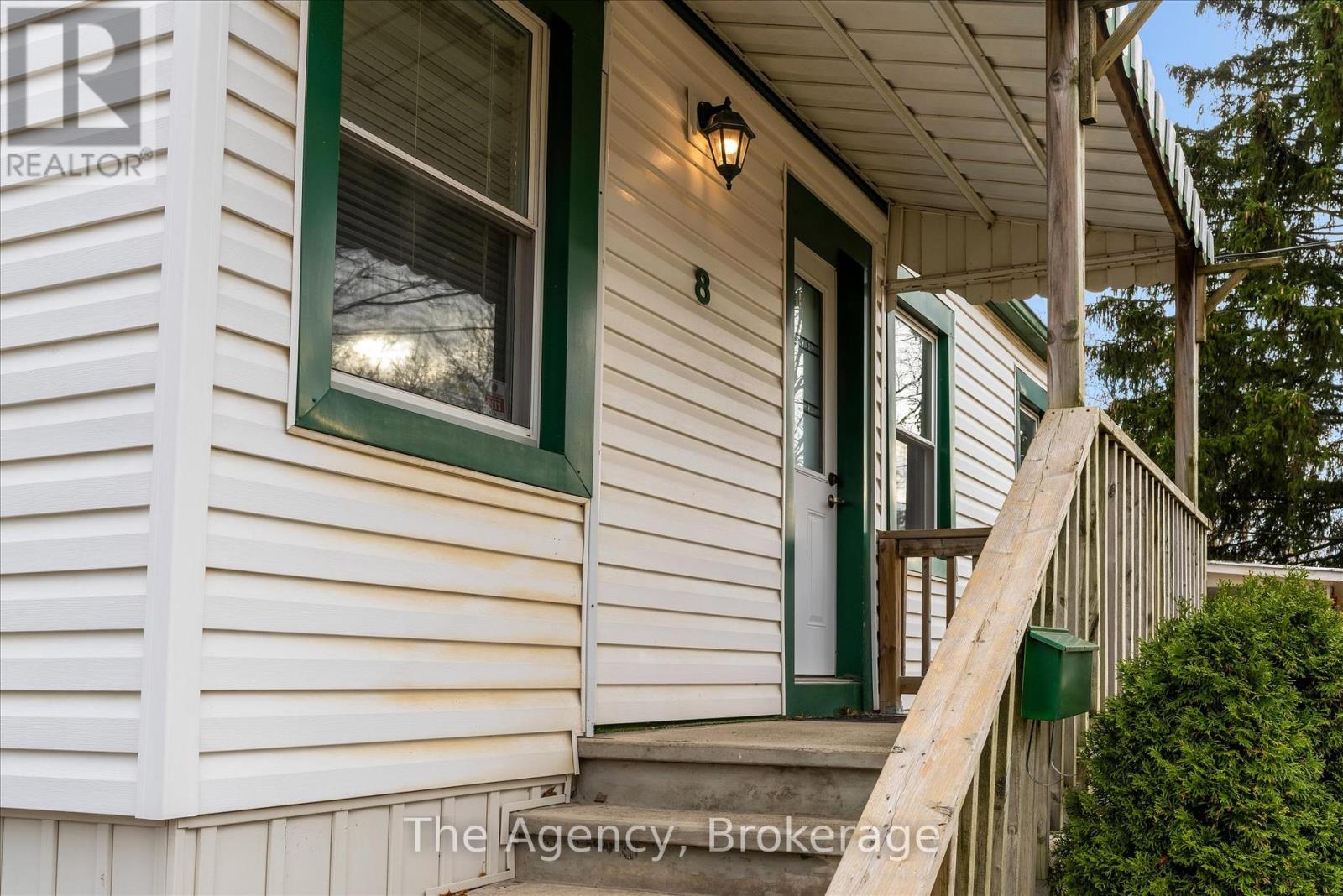 8 Dover Road, Welland, Ontario  L3B 2T8 - Photo 3 - X12570994