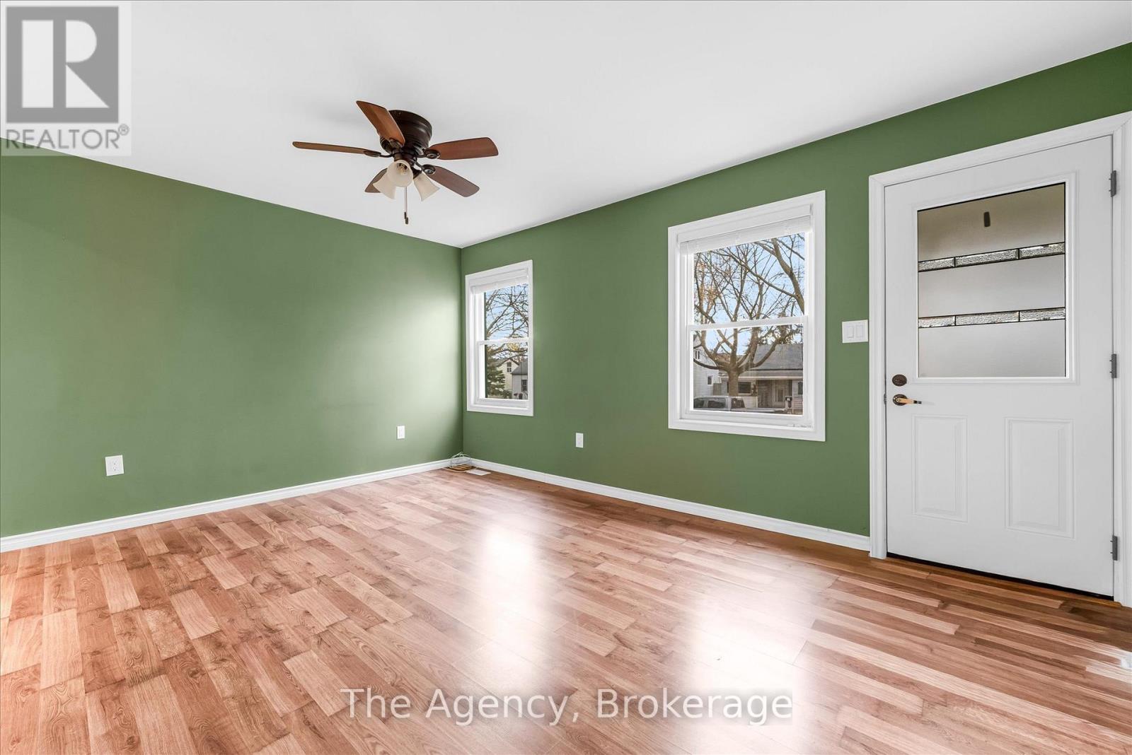 8 Dover Road, Welland, Ontario  L3B 2T8 - Photo 4 - X12570994