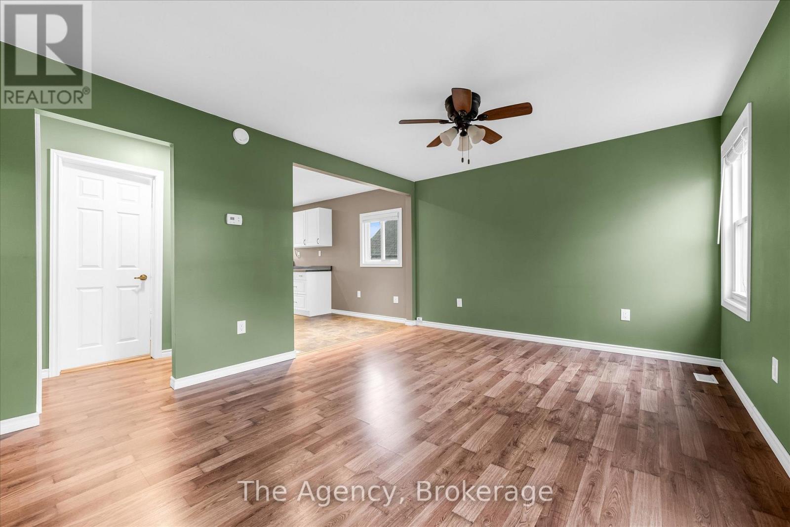 8 Dover Road, Welland, Ontario  L3B 2T8 - Photo 5 - X12570994