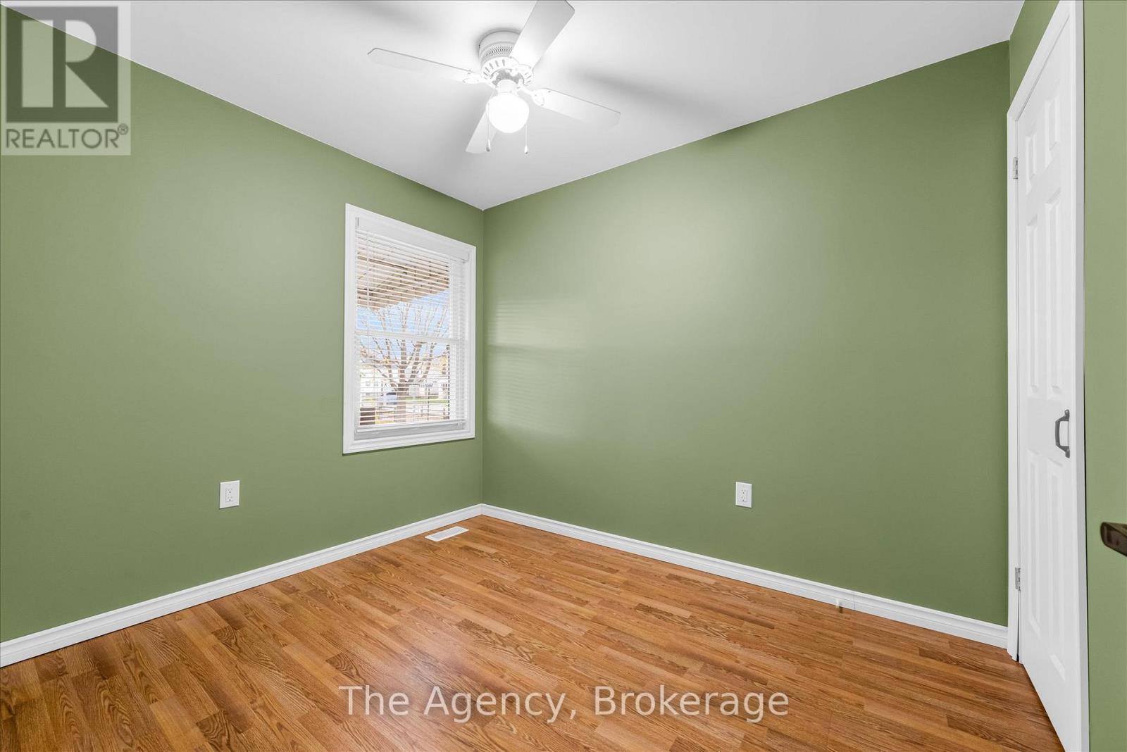 8 Dover Road, Welland, Ontario  L3B 2T8 - Photo 7 - X12570994