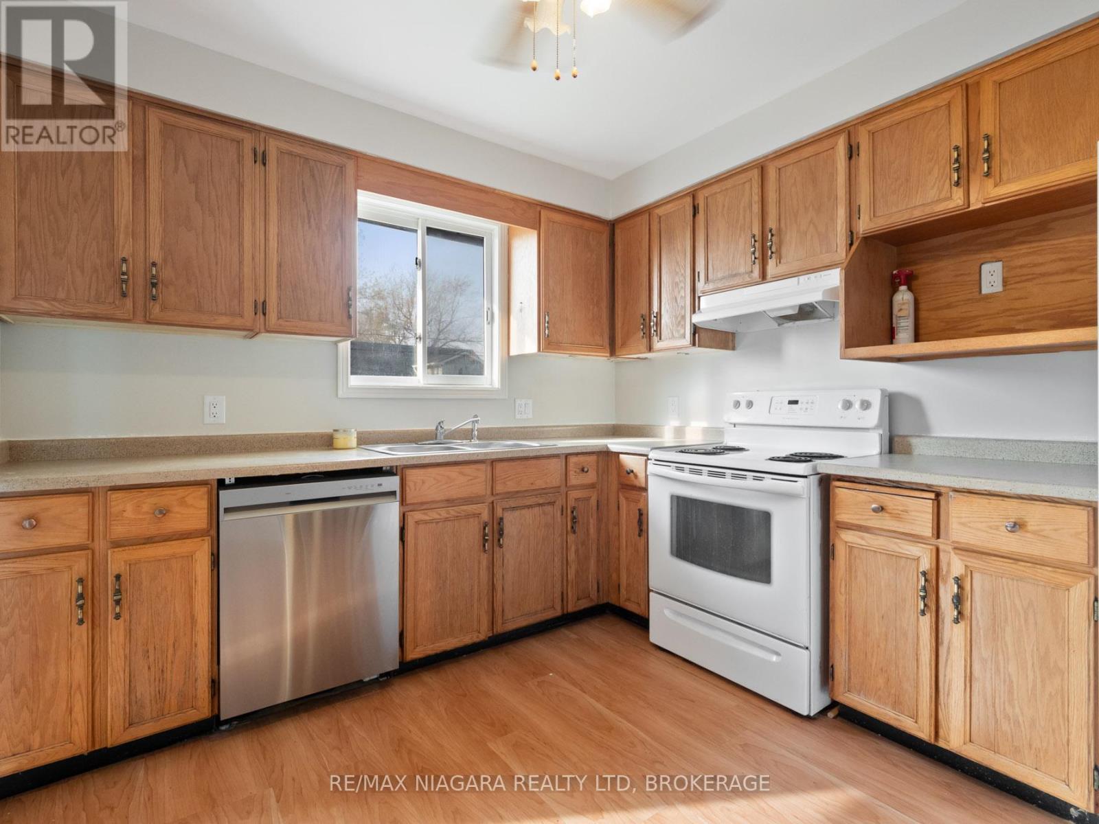 403 Parkdale Avenue, Fort Erie, Ontario  L2A 5A7 - Photo 10 - X12571182