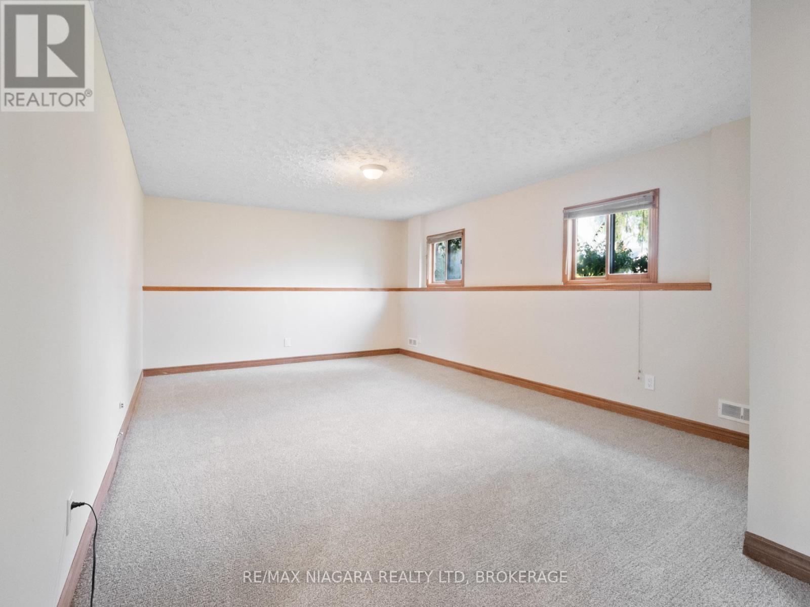 403 Parkdale Avenue, Fort Erie, Ontario  L2A 5A7 - Photo 18 - X12571182