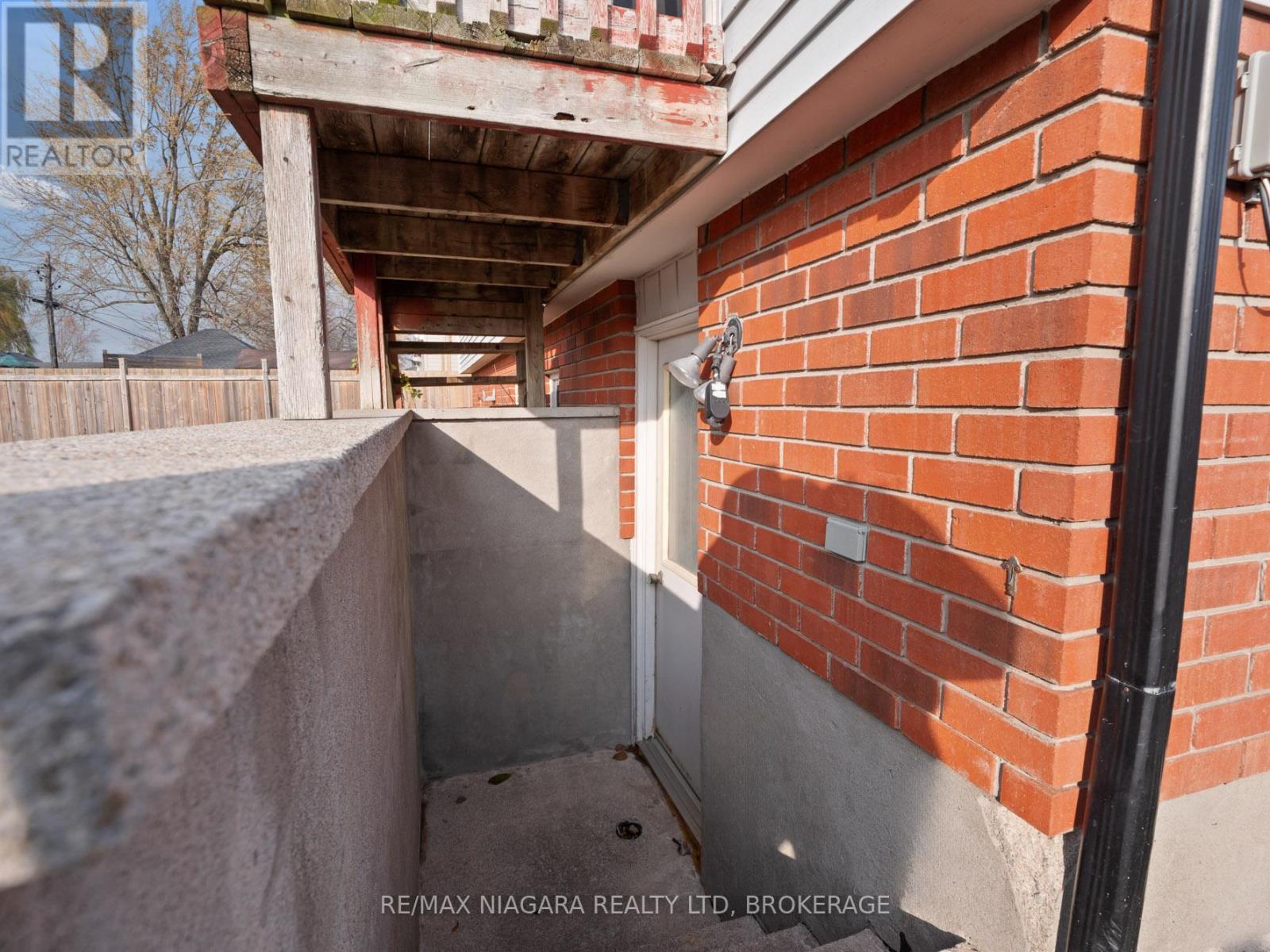 403 Parkdale Avenue, Fort Erie, Ontario  L2A 5A7 - Photo 22 - X12571182