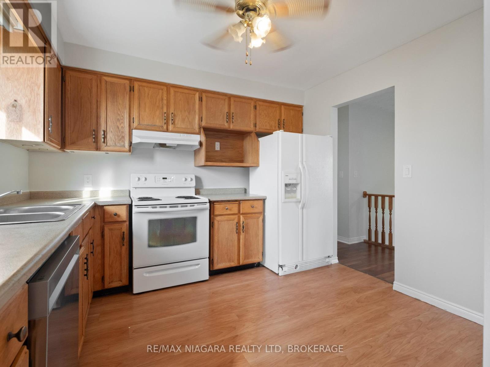 403 Parkdale Avenue, Fort Erie, Ontario  L2A 5A7 - Photo 9 - X12571182