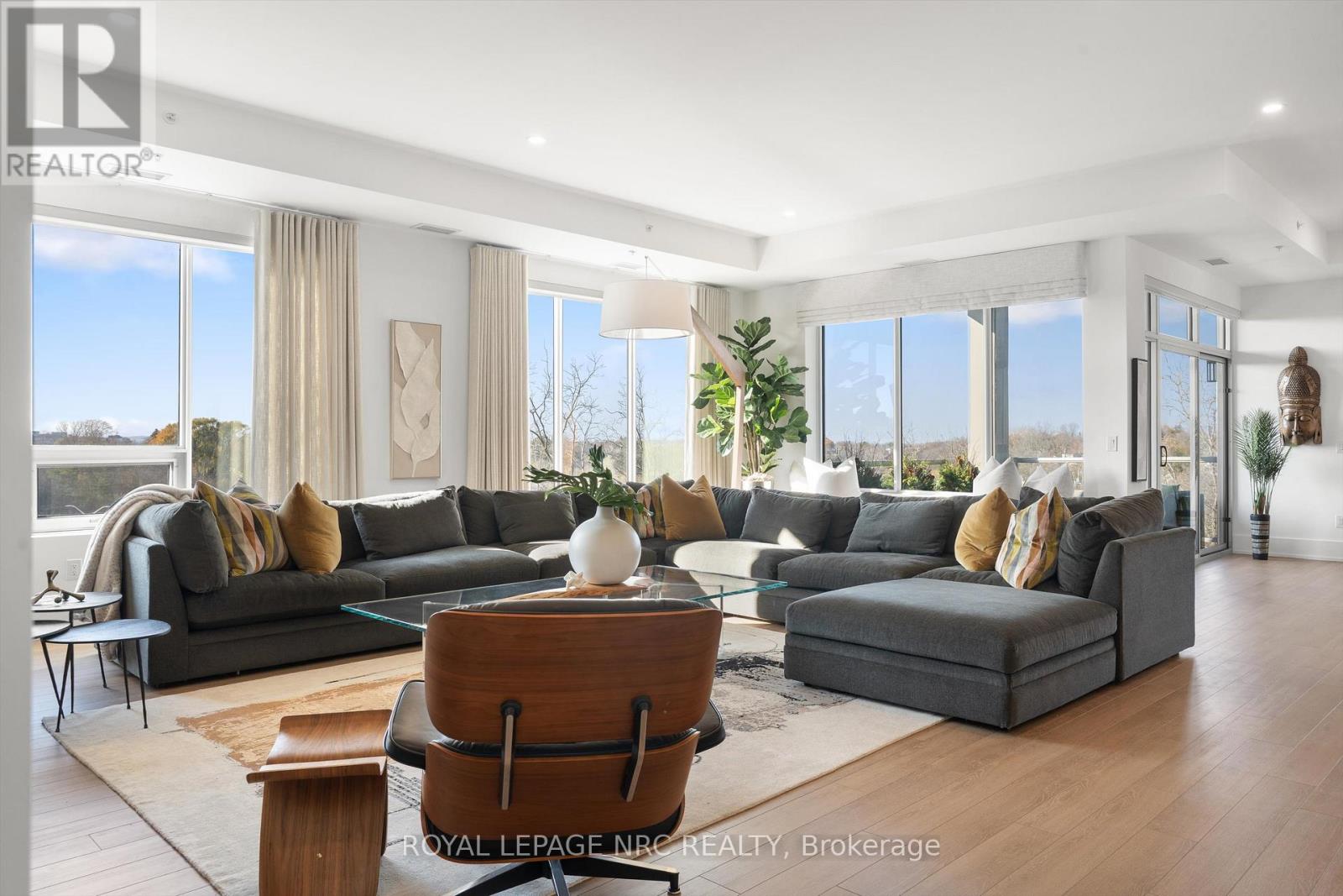 601 - 77 Yates Street, St. Catharines, Ontario  L2R 0C4 - Photo 2 - X12571184