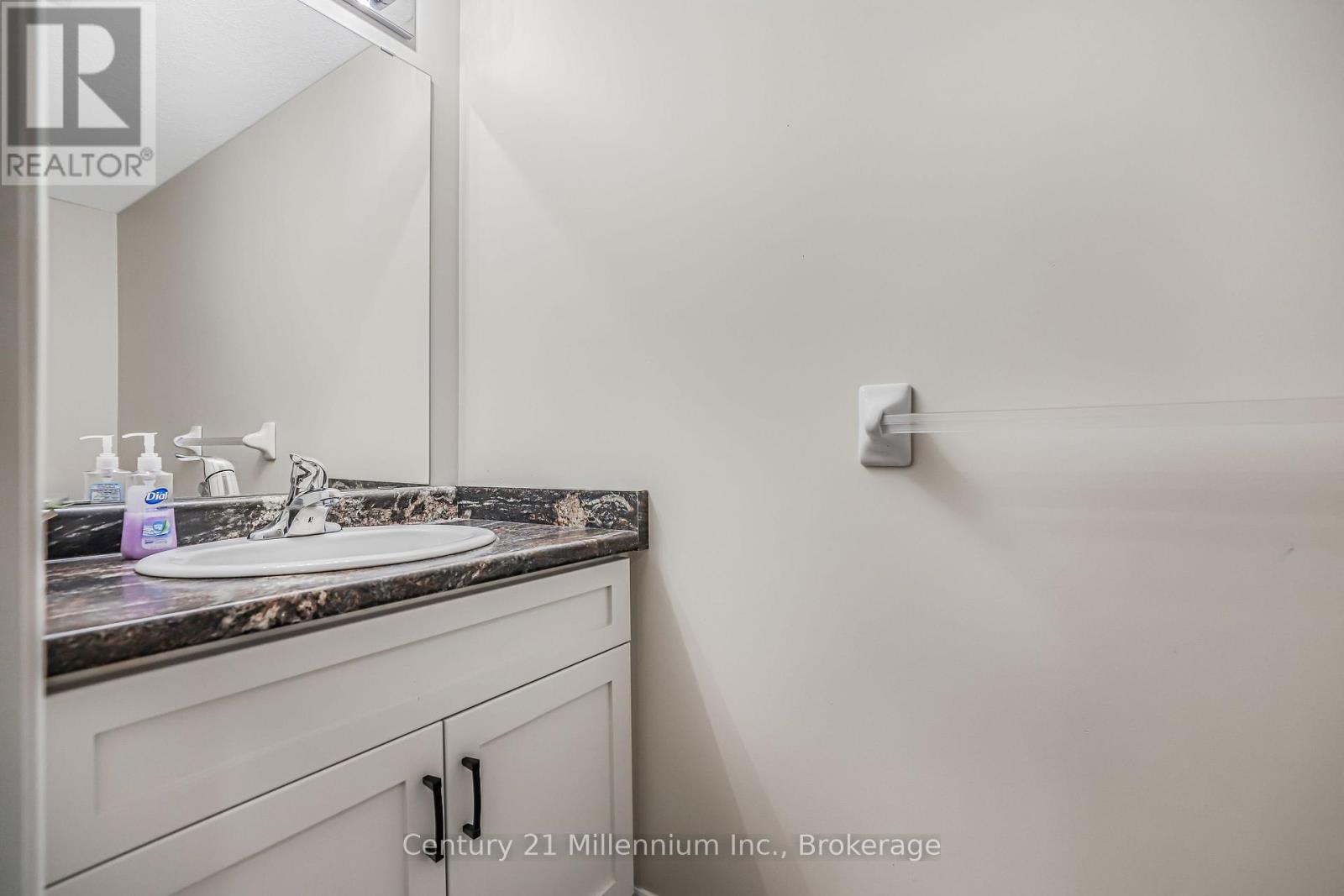 935 Goderich Street, Saugeen Shores, Ontario N0H 2C3 - Photo 18 - X12571044