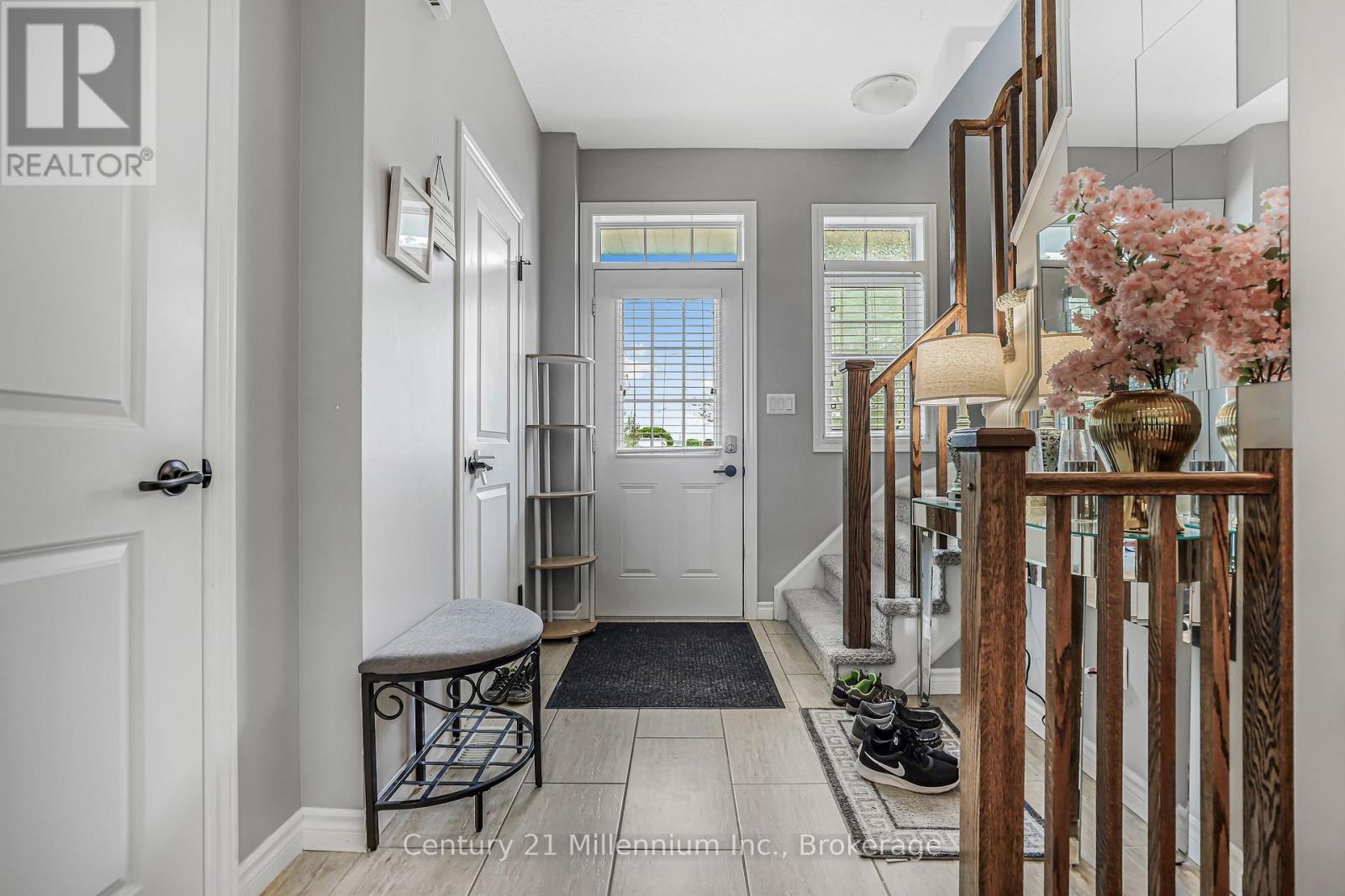 935 Goderich Street, Saugeen Shores, Ontario N0H 2C3 - Photo 4 - X12571044