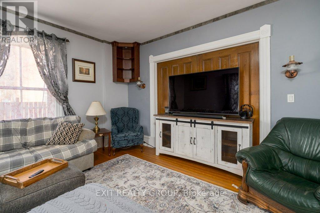 138 Colborne Street, Tweed, Ontario  K0K 3J0 - Photo 11 - X12564094