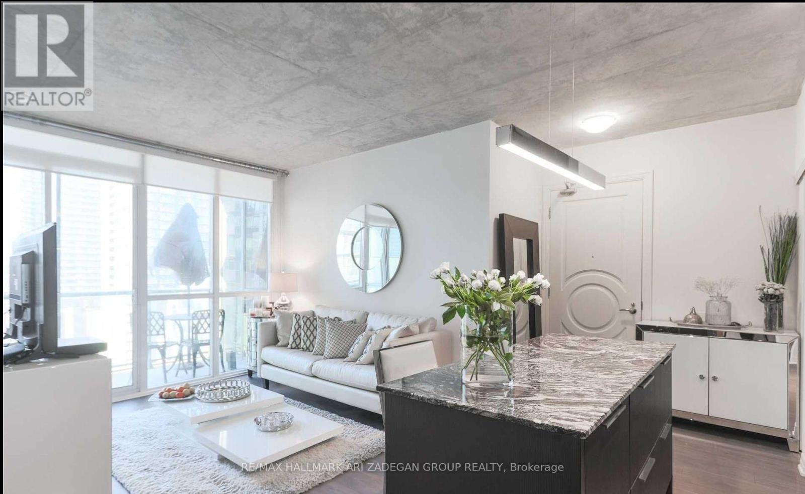 1701 - 88 BLUE JAYS WAY, Toronto, Ontario