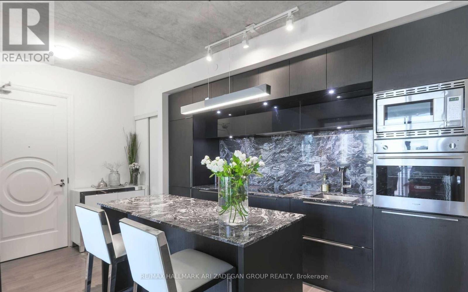 1701 - 88 Blue Jays Way, Toronto, Ontario  M5V 2G3 - Photo 2 - C12571100