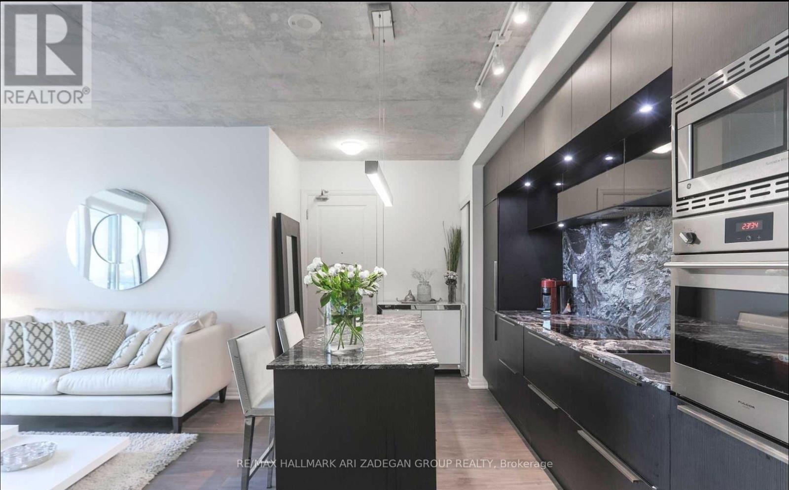 1701 - 88 Blue Jays Way, Toronto, Ontario  M5V 2G3 - Photo 3 - C12571100