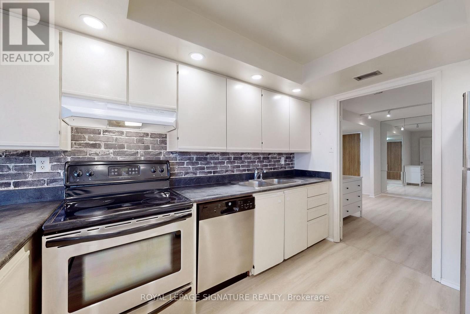 1107 - 360 Bloor Street E, Toronto, Ontario  M4W 3M3 - Photo 13 - C12571124