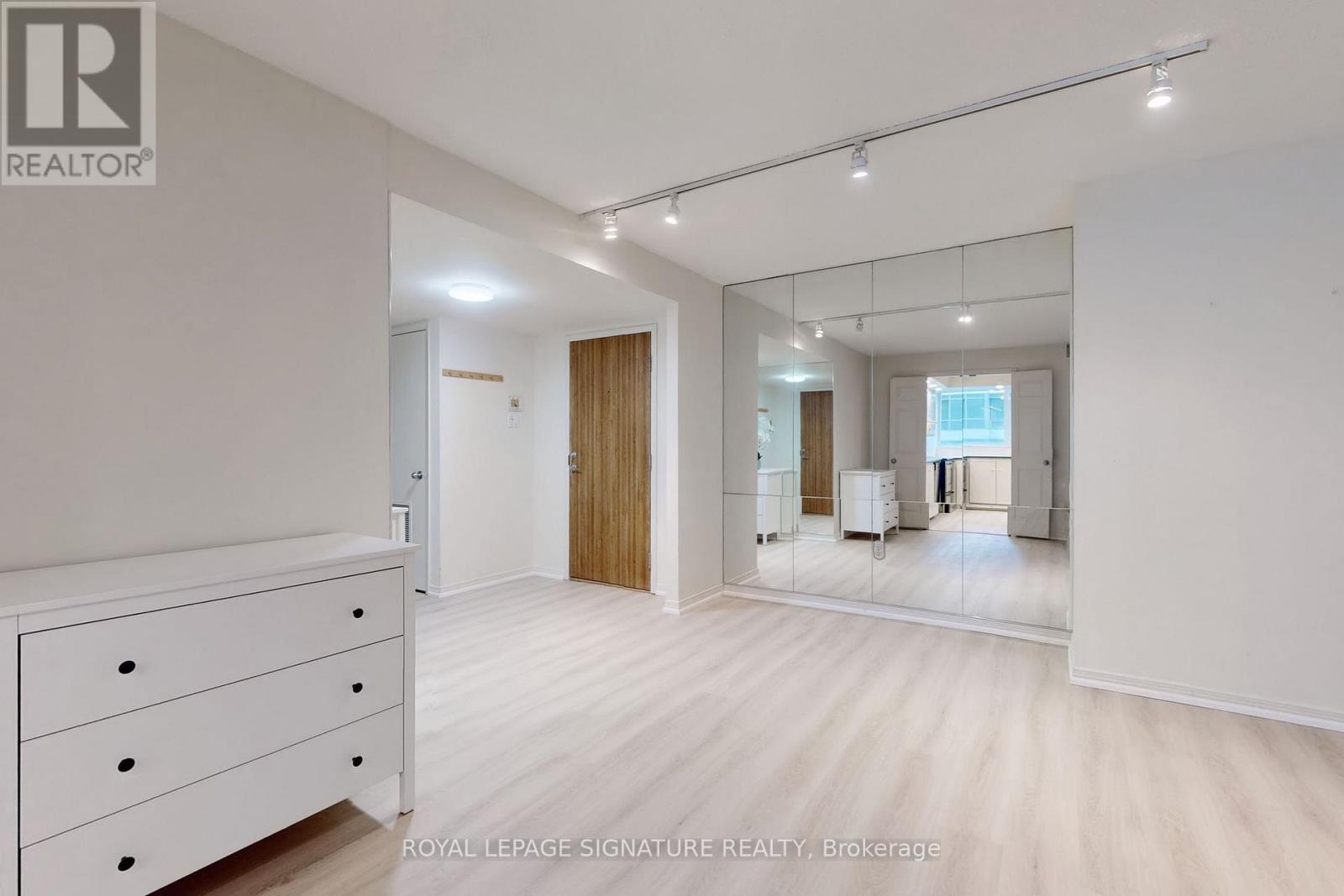 1107 - 360 Bloor Street E, Toronto, Ontario  M4W 3M3 - Photo 17 - C12571124