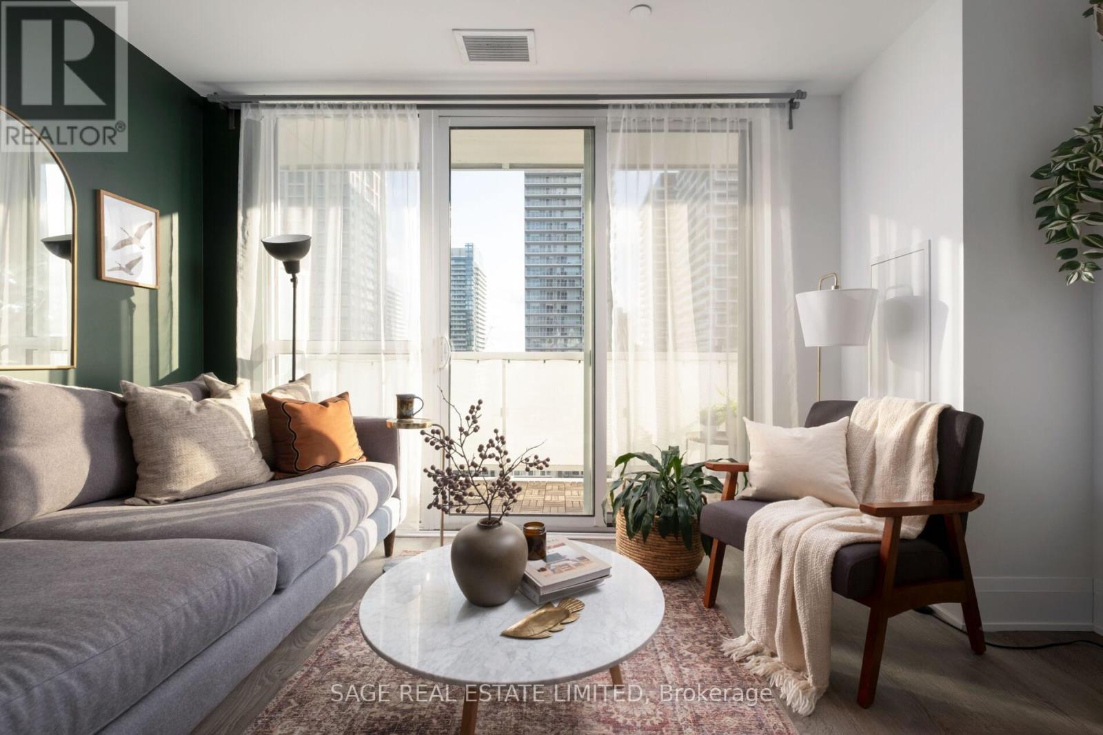 2108 - 101 Erskine Avenue, Toronto, Ontario  M4P 0C5 - Photo 3 - C12571174