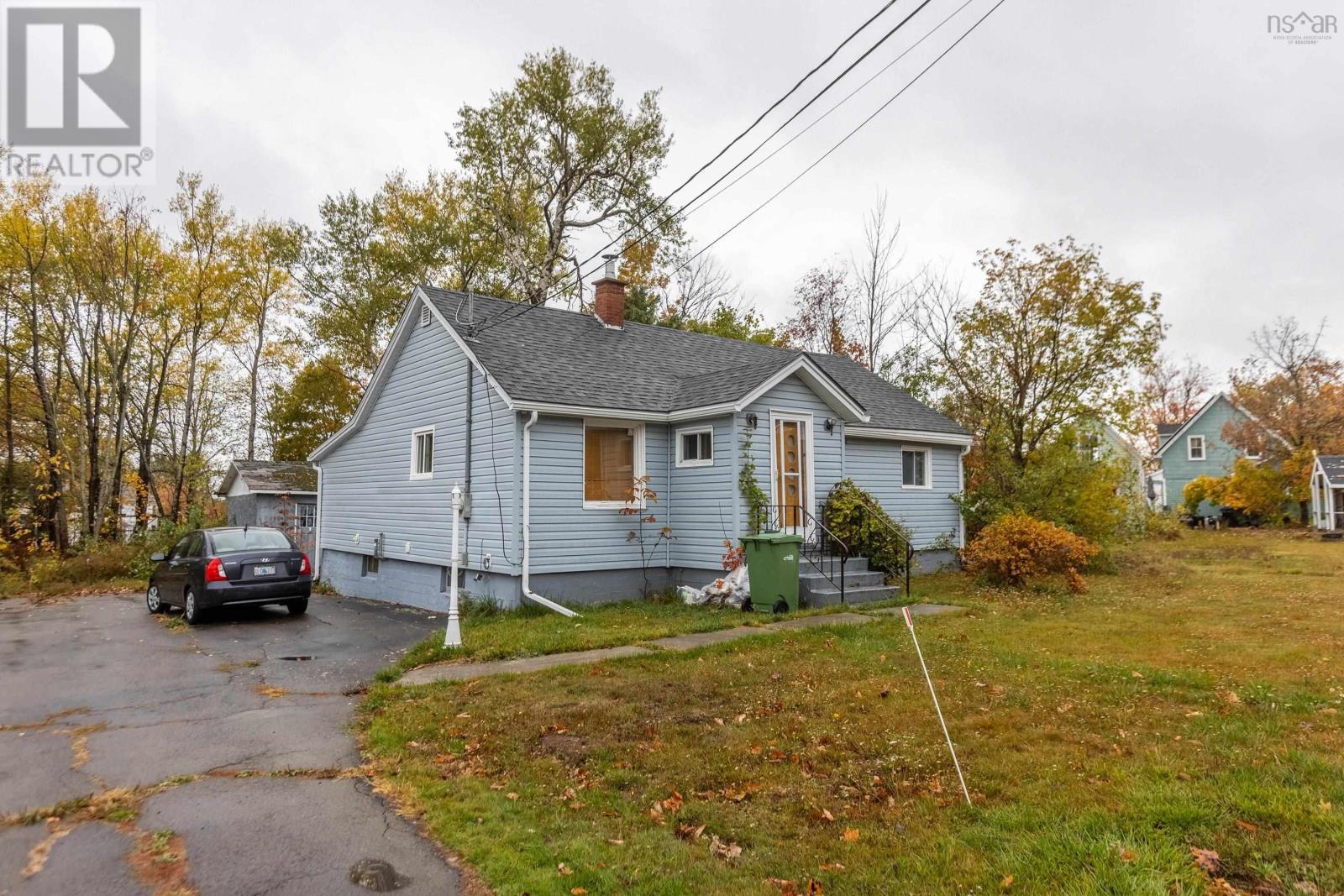 59 Mcfarlane Street, Springhill, Nova Scotia  B0M 1X0 - Photo 2 - 202526463