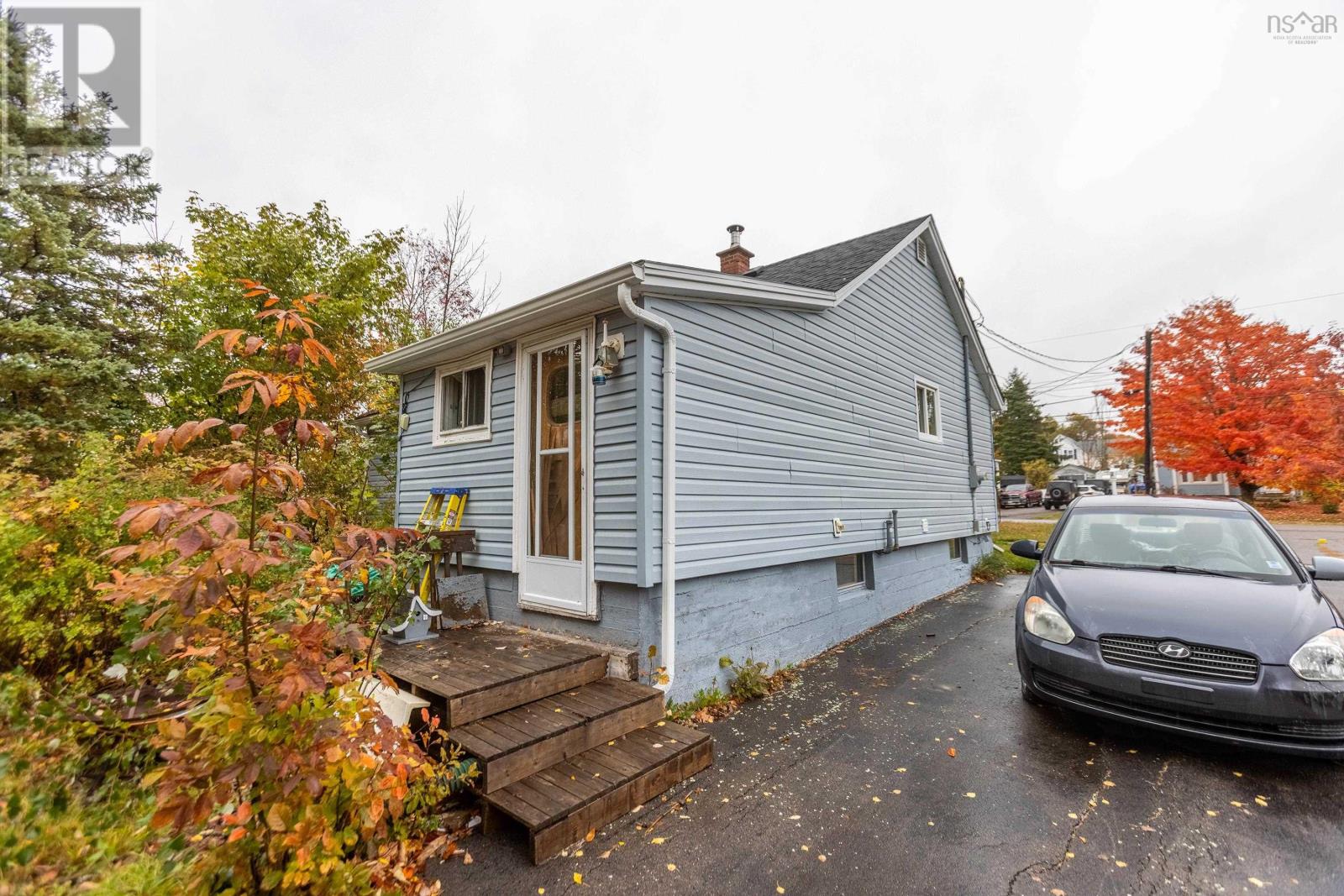 59 Mcfarlane Street, Springhill, Nova Scotia  B0M 1X0 - Photo 3 - 202526463