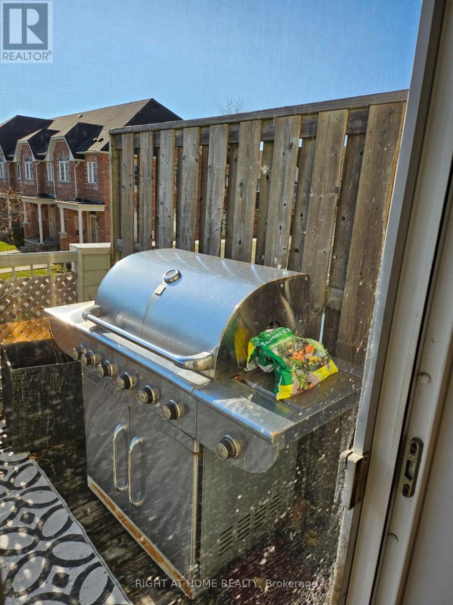 119 Kenneth Hobbs Avenue W, Whitby, Ontario  L1R 0E3 - Photo 13 - E12570986