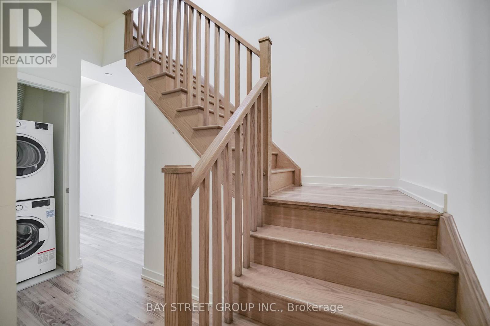 10 - 370 Red Maple Road, Richmond Hill, Ontario  L4C 5T4 - Photo 11 - N12446776