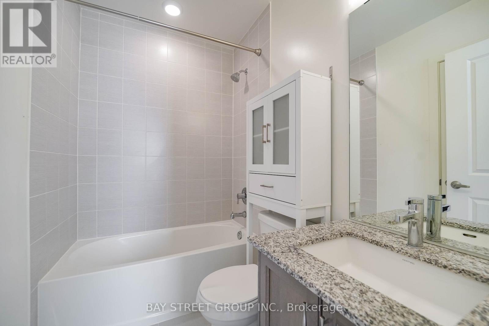 10 - 370 Red Maple Road, Richmond Hill, Ontario  L4C 5T4 - Photo 32 - N12446776