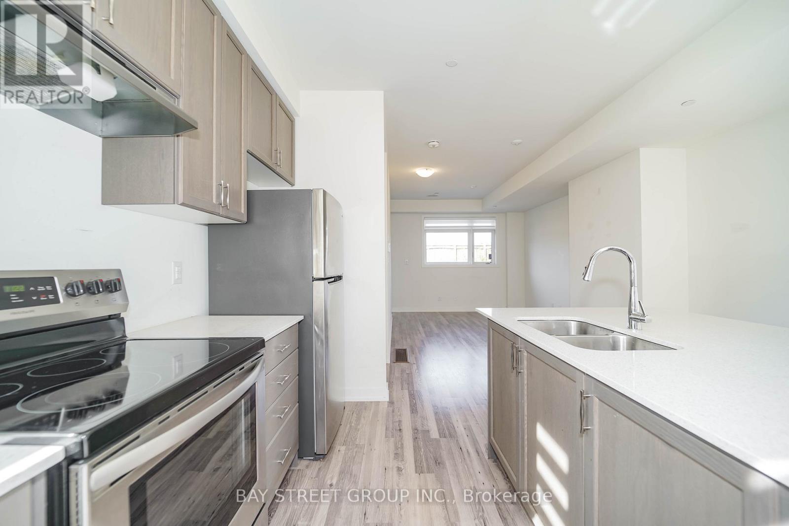 10 - 370 Red Maple Road, Richmond Hill, Ontario  L4C 5T4 - Photo 20 - N12446776