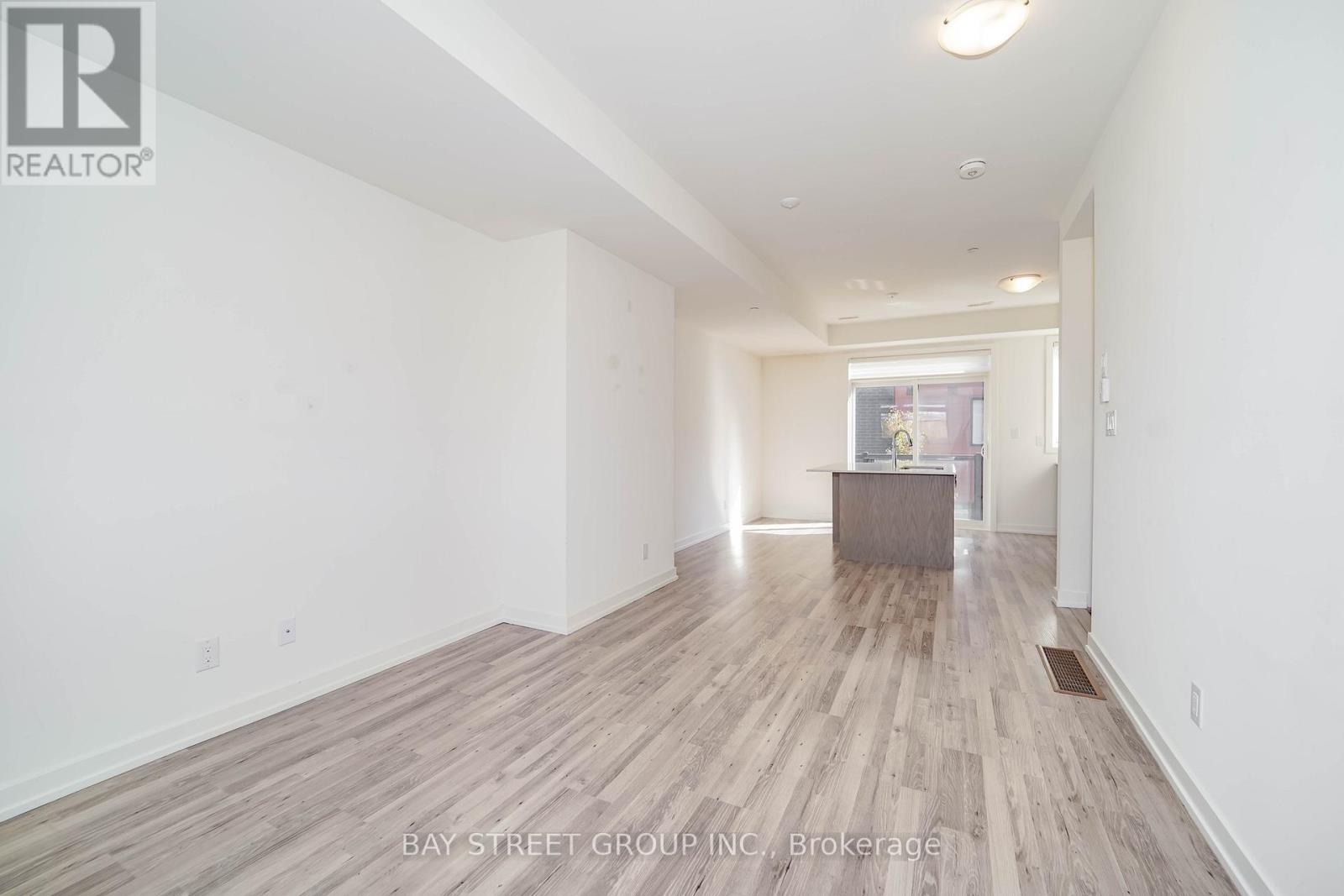 10 - 370 Red Maple Road, Richmond Hill, Ontario  L4C 5T4 - Photo 24 - N12446776