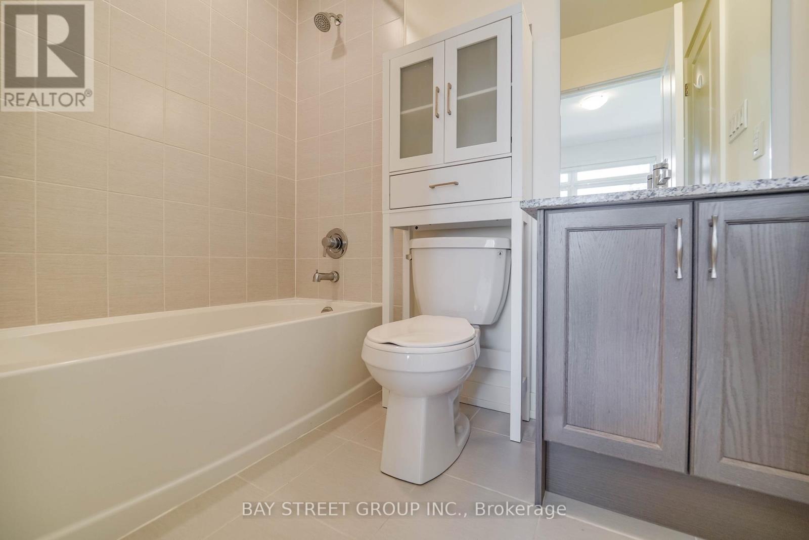 10 - 370 Red Maple Road, Richmond Hill, Ontario  L4C 5T4 - Photo 33 - N12446776