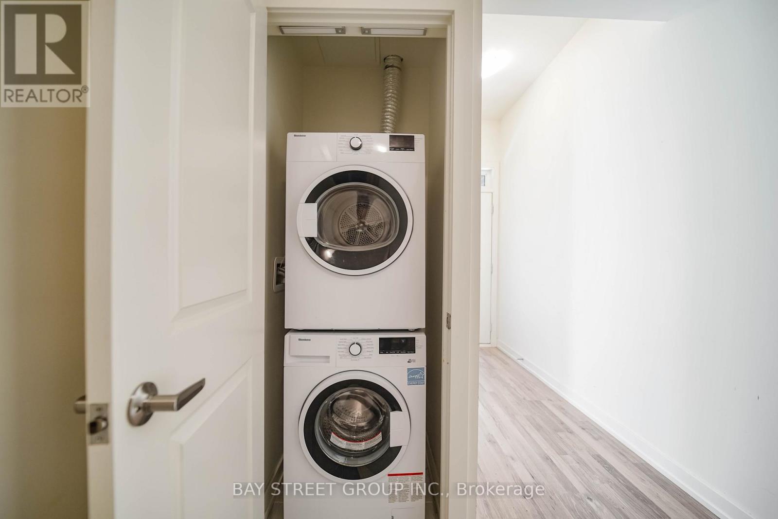 10 - 370 Red Maple Road, Richmond Hill, Ontario  L4C 5T4 - Photo 8 - N12446776