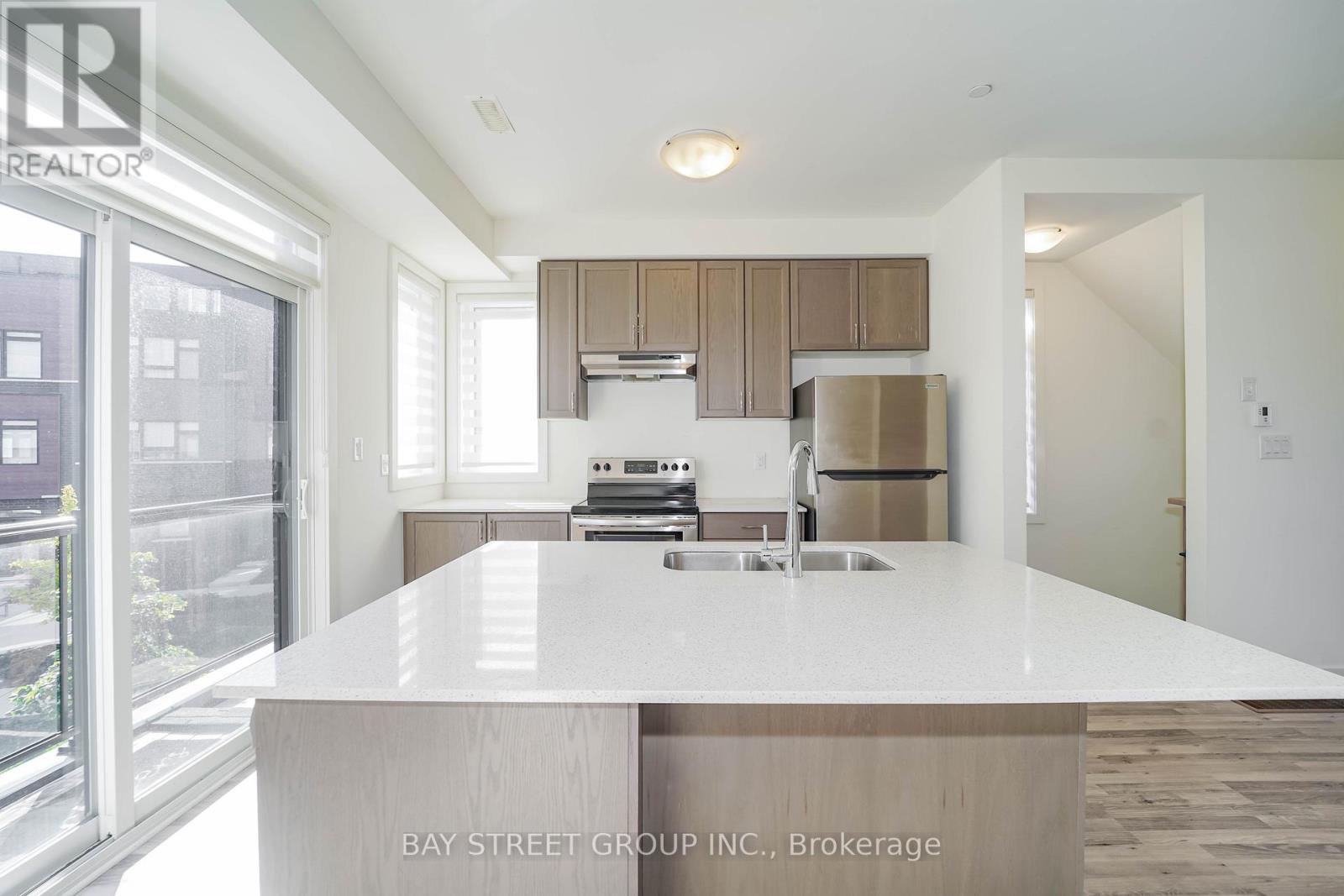 10 - 370 Red Maple Road, Richmond Hill, Ontario  L4C 5T4 - Photo 15 - N12446776