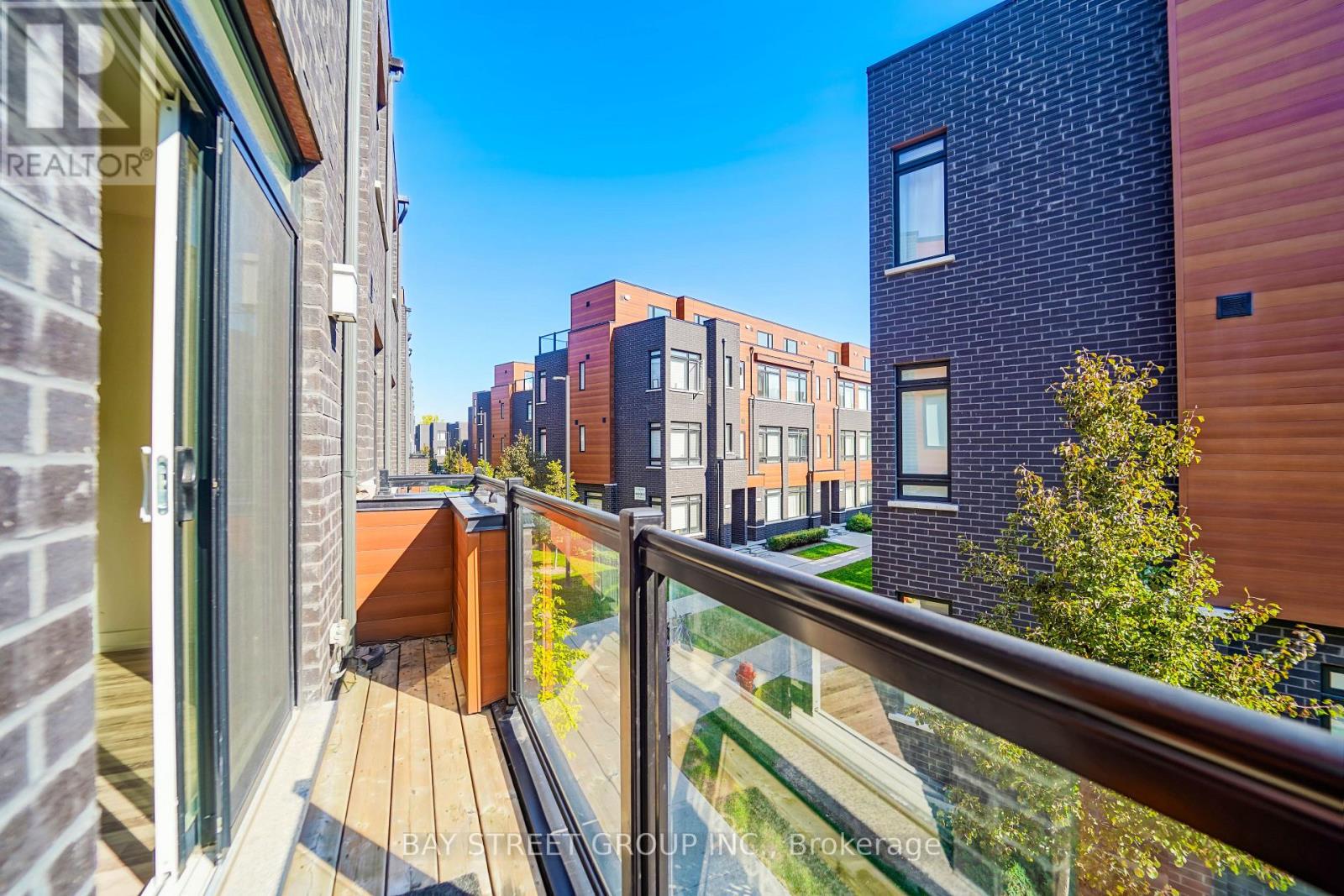 10 - 370 Red Maple Road, Richmond Hill, Ontario  L4C 5T4 - Photo 16 - N12446776