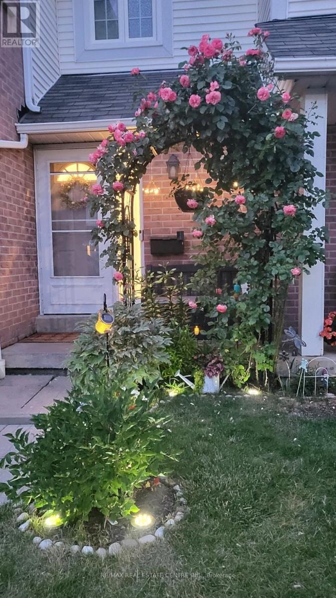 25a - 5205 Glen Erin Drive, Mississauga, Ontario L5M 5N6 - Photo 4 - W12553634