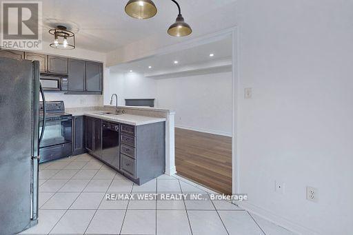 56 Long Point Drive, Richmond Hill, Ontario  L4E 3W8 - Photo 14 - N12570966