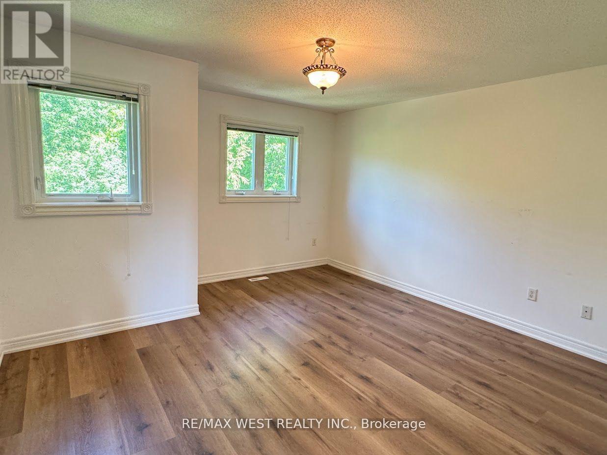 56 Long Point Drive, Richmond Hill, Ontario  L4E 3W8 - Photo 18 - N12570966