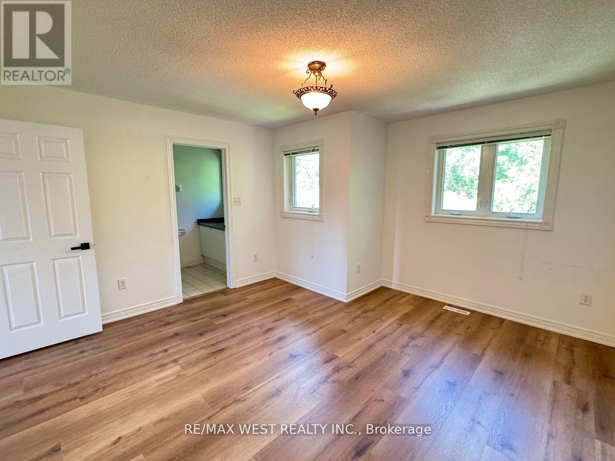 56 Long Point Drive, Richmond Hill, Ontario  L4E 3W8 - Photo 19 - N12570966