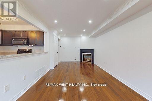 56 Long Point Drive, Richmond Hill, Ontario  L4E 3W8 - Photo 5 - N12570966