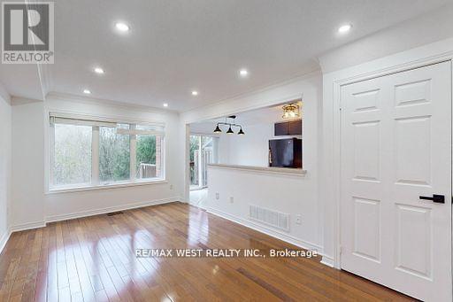 56 Long Point Drive, Richmond Hill, Ontario  L4E 3W8 - Photo 8 - N12570966