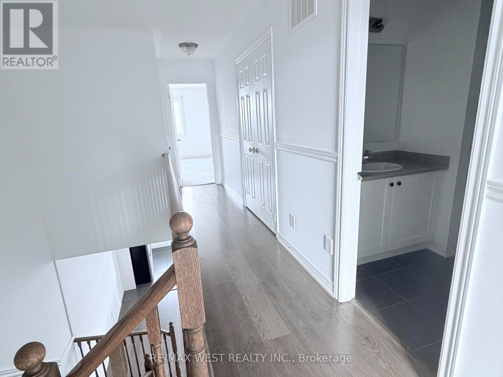 7 Webb Street, Bradford West Gwillimbury, Ontario  L3Z 0R2 - Photo 14 - N12570984