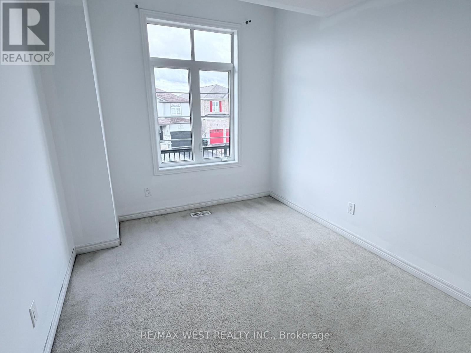 7 Webb Street, Bradford West Gwillimbury, Ontario  L3Z 0R2 - Photo 16 - N12570984