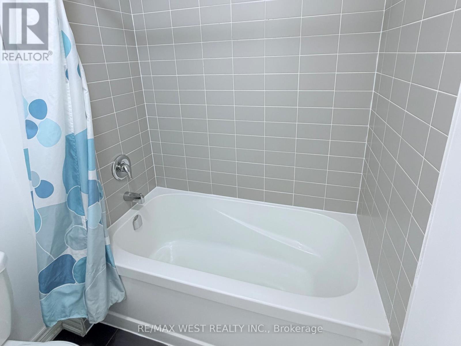 7 Webb Street, Bradford West Gwillimbury, Ontario  L3Z 0R2 - Photo 19 - N12570984